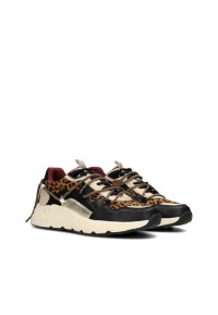 Trendy CARI sneaker van POSH by Poelman in zwart-beige met leopard detail – schuine vooraanzicht