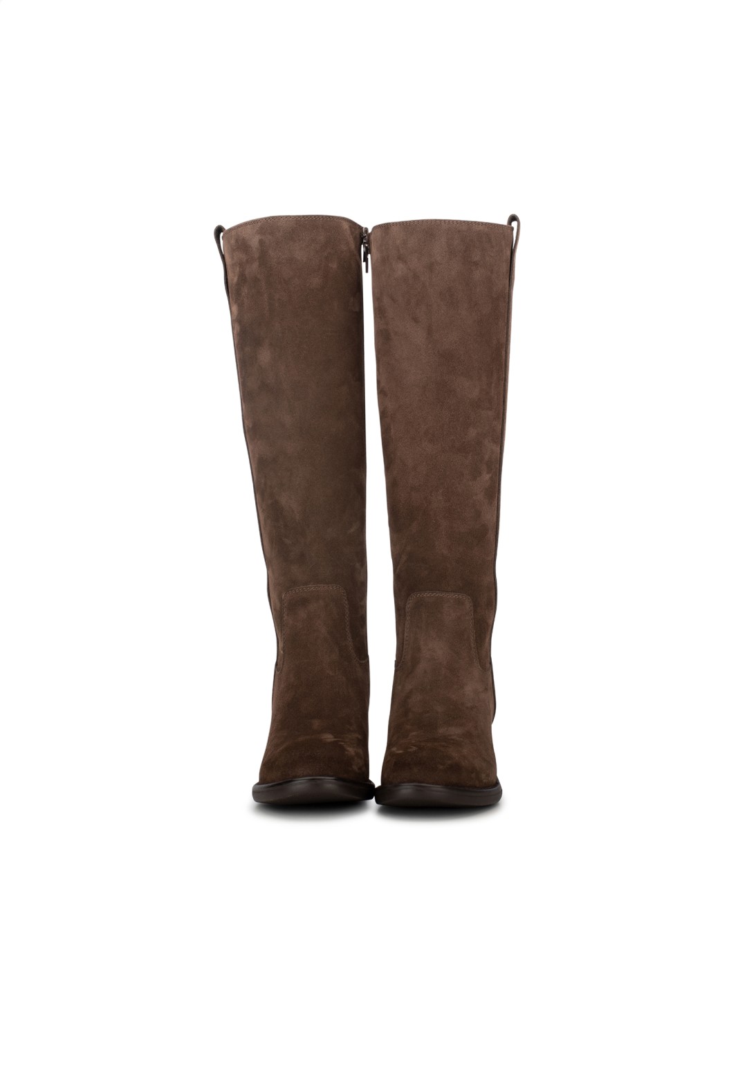 Vorderansicht der SAS-Stiefel von PS Poelman in braunem Wildleder mit runder Zehenpartie.