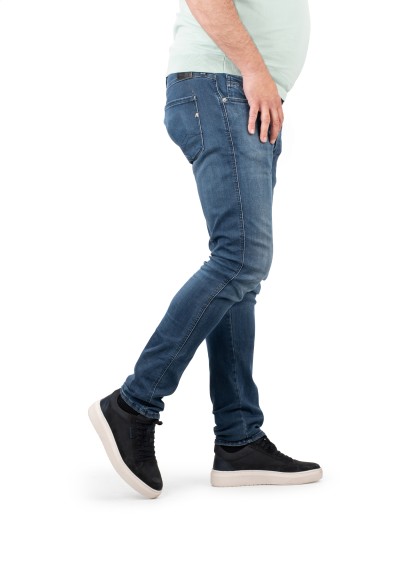 Poelman Brands Enzo sneaker voor heren gedragen – vooraanzicht