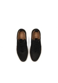 Zwarte suède Ivar heren sneaker – bovenaanzicht van trendy casual schoenen