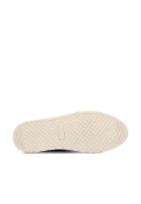Ivar heren sneaker zwart suède – detail van stevige zool met grip