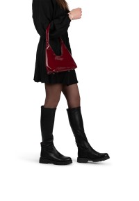 Modebewuste outfit met zwarte leren HABOOB laars Paris – gecombineerd met rok en tas