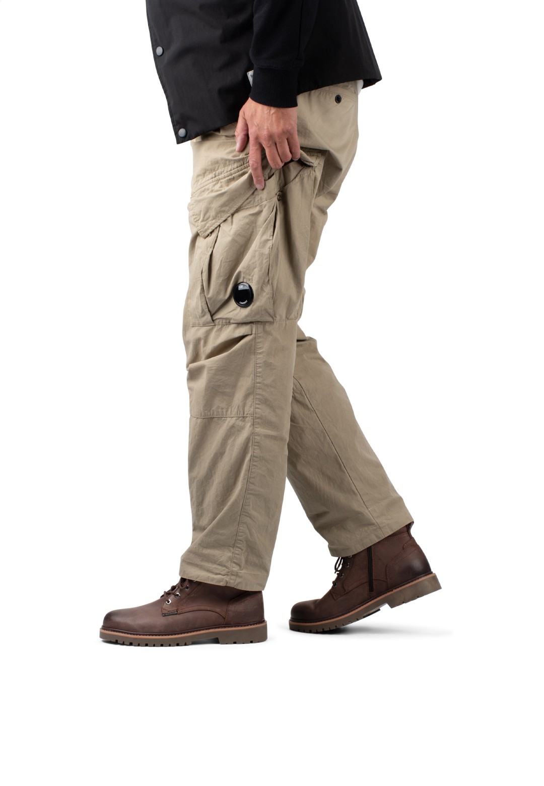 Toni heren veterschoenen bruin leer – gedragen met beige broek voor casual look