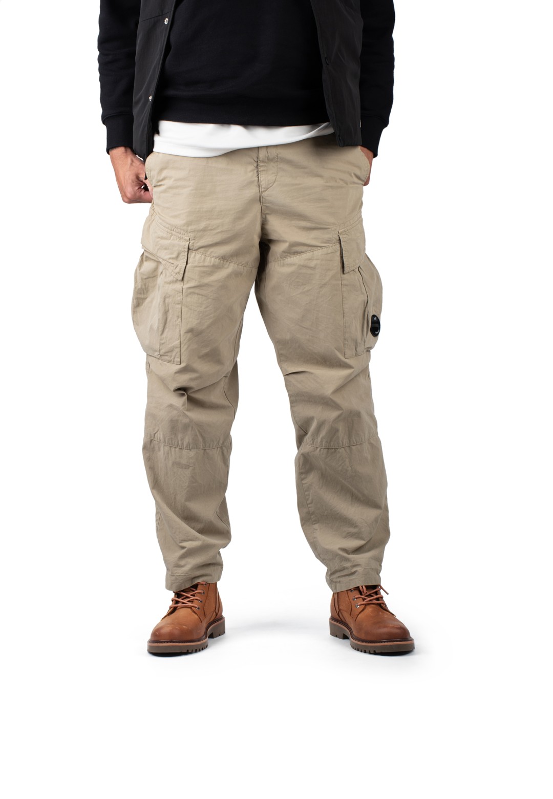 Lichtbruine Toni heren veterschoenen – gedragen met beige broek voor moderne look