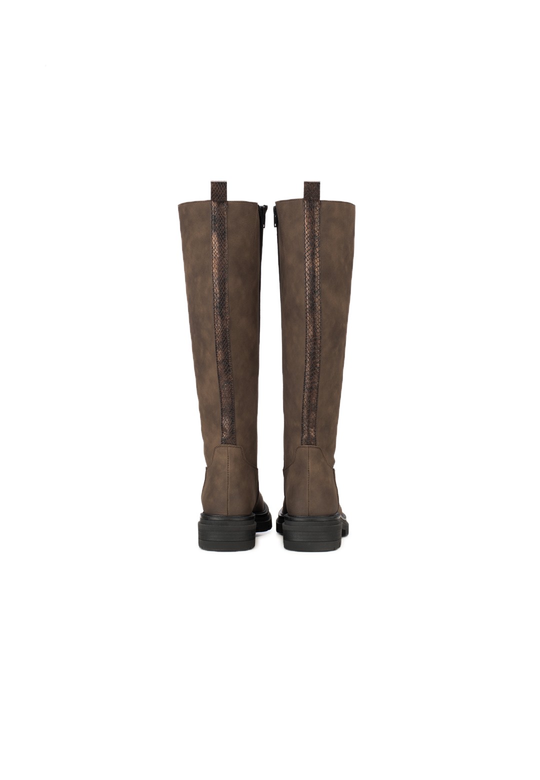 Rückansicht der Jae Stiefel mit Reißverschluss und einer Schafthöhe von 40 cm.