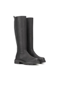 Angled side view of the JAE boot showing heel and treaded sole