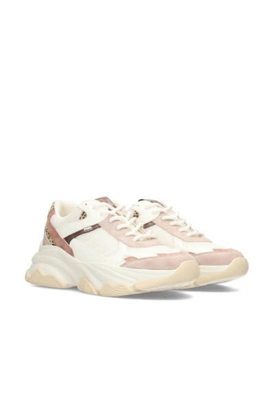 GIGI sneaker schuin van voren met roze en panteraccenten