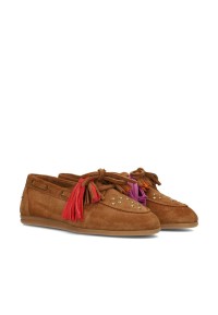 Vita loafers – schuin zijaanzicht met decoratieve kwastjes en stiksel op de neus