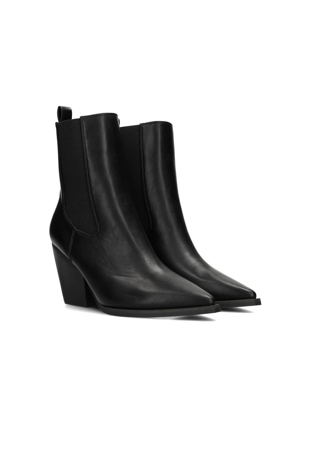MARIE black ankle boot – front angle with pointed toe