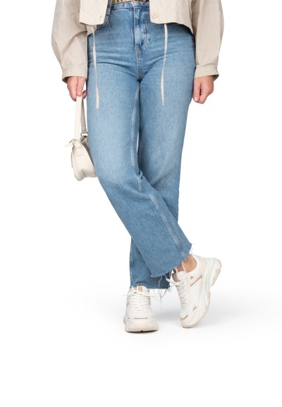 GIGI sneaker gecombineerd met jeans outfit