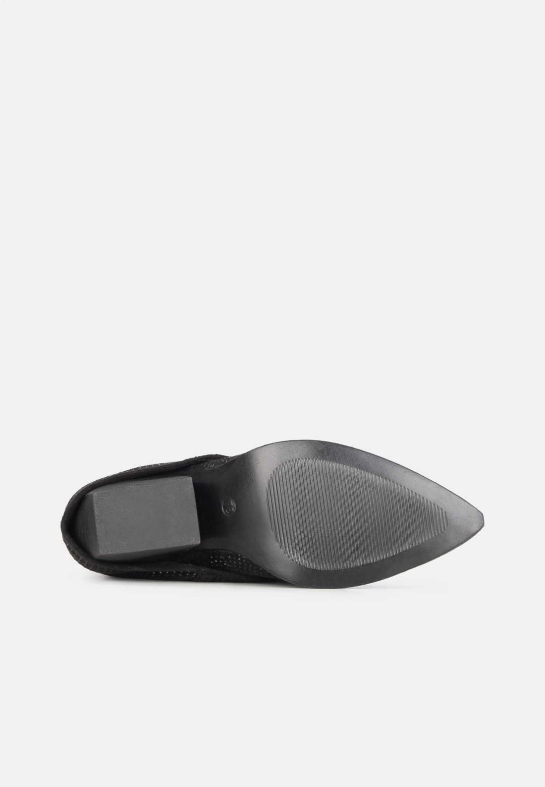 Underside of the LOIS boot, showing tread sole and heel