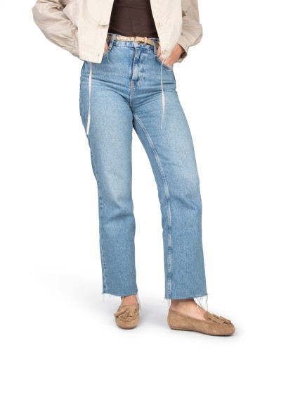 Dames loafers van lichtbruin suède – gedragen met jeans