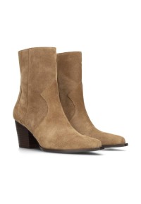 HABOOB BEAU ankle boots in sand suede – angled front view with heel