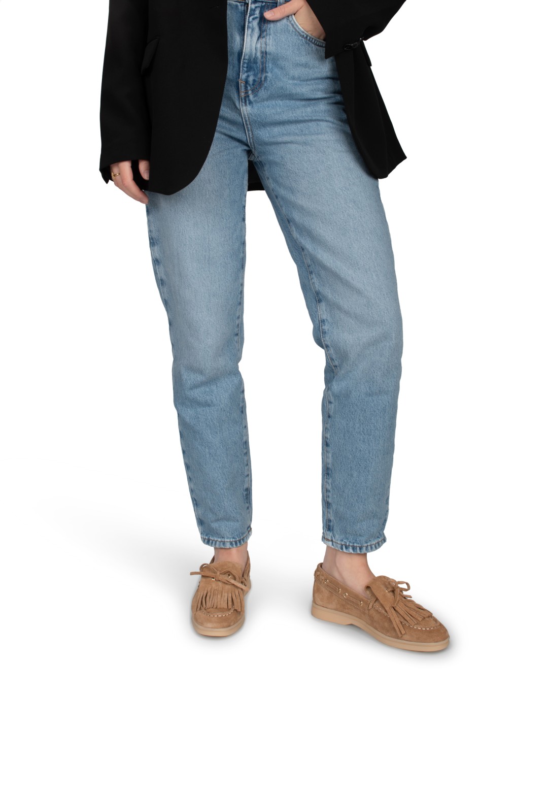 ZALAMA loafers aan voet met jeans – vooraanzicht