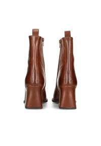 Back view of the Dua ankle boots featuring zipper and heel loop.