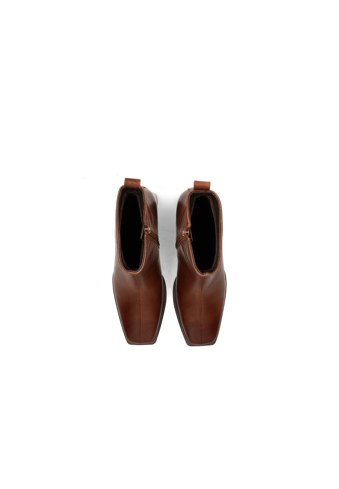 Draufsicht der Dua Stiefeletten mit einer Schafthöhe von 15 cm und einer Weite von 26 cm.