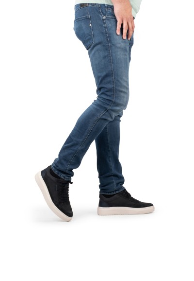 Poelman Brands Enzo sneaker voor heren gedragen – vooraanzicht
