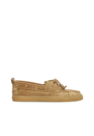 Beige suède loafer met mocassin-details en rubberen zool – zijaanzicht