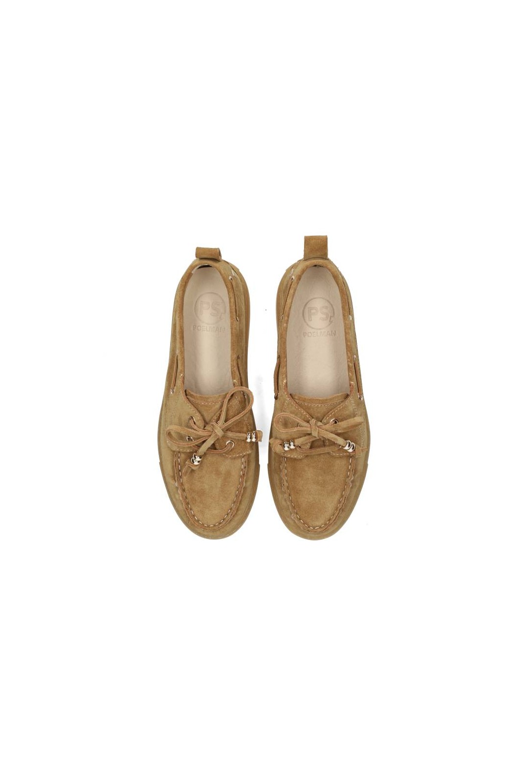 Beige suède loafers van bovenaf – zicht op binnenvoering en strikdetail
