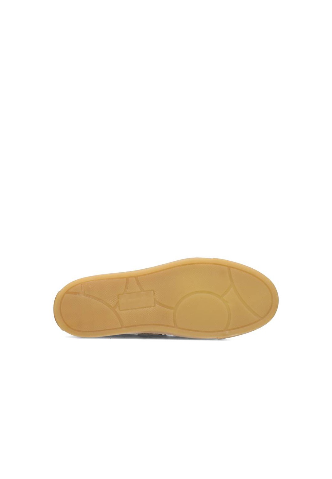 Onderkant van de beige loafer – flexibele rubberzool met profiel