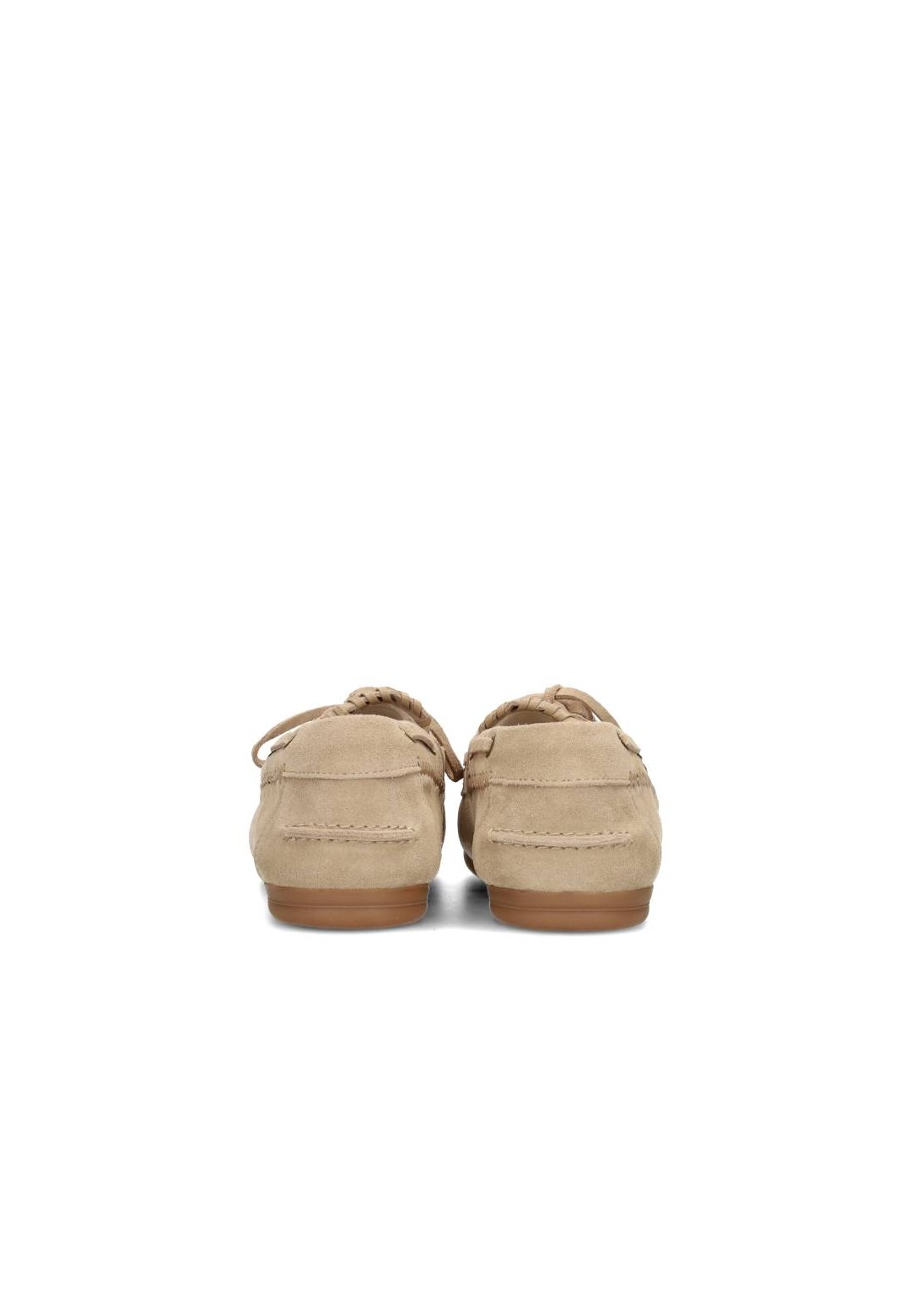 Achteraanzicht van beige loafers met 2 cm hak
