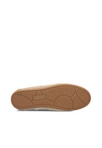Zool van beige suède loafers met antislipprofiel