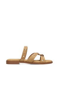 Side view of the POSH by Poelman LINDE women’s sandal in cognac leather with studs