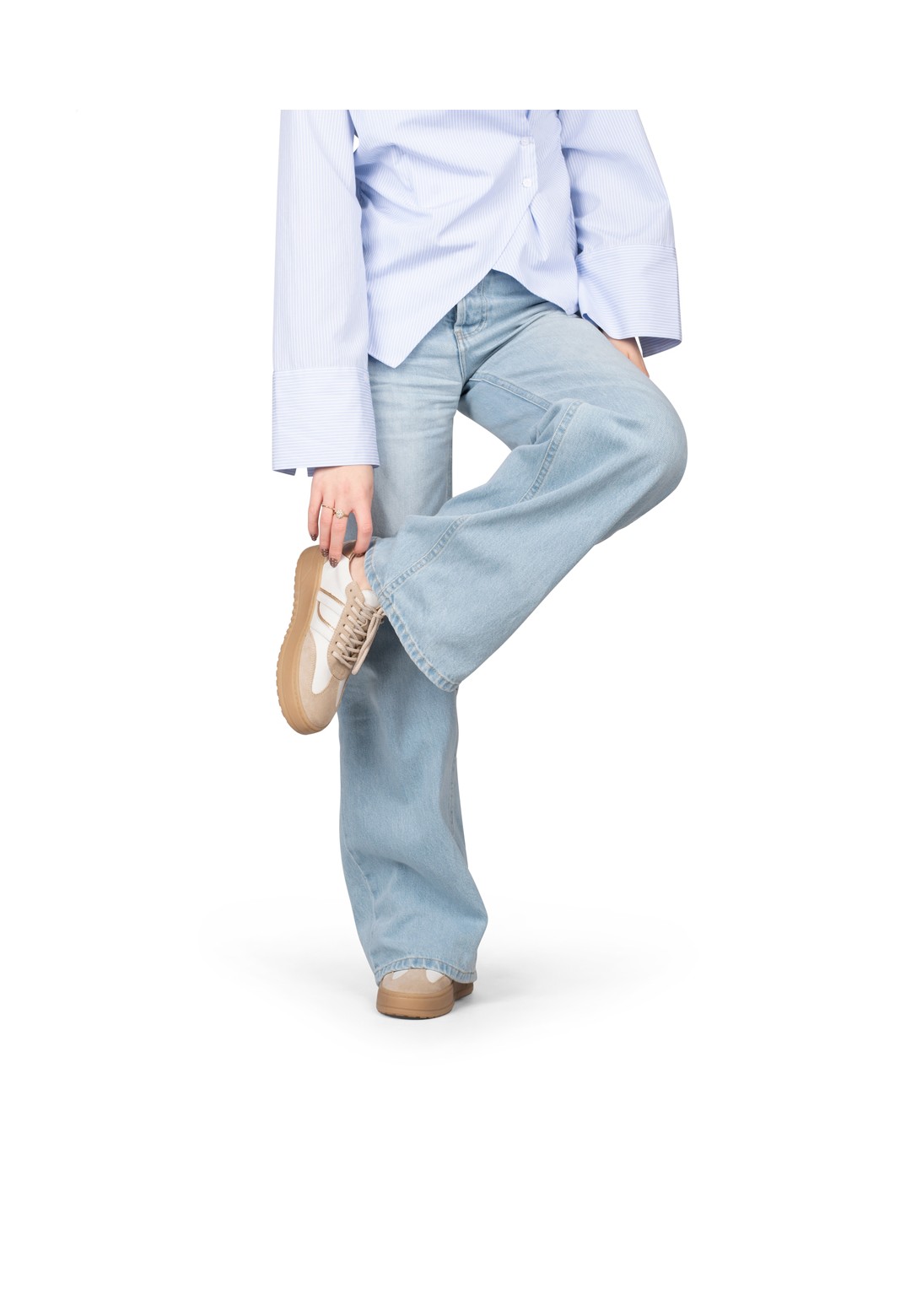 Streetstyle-Look mit PS Poelman ANEMONE Sneakern