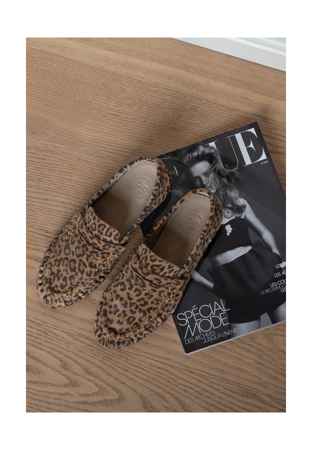 Detail van de instappers met leopardprint