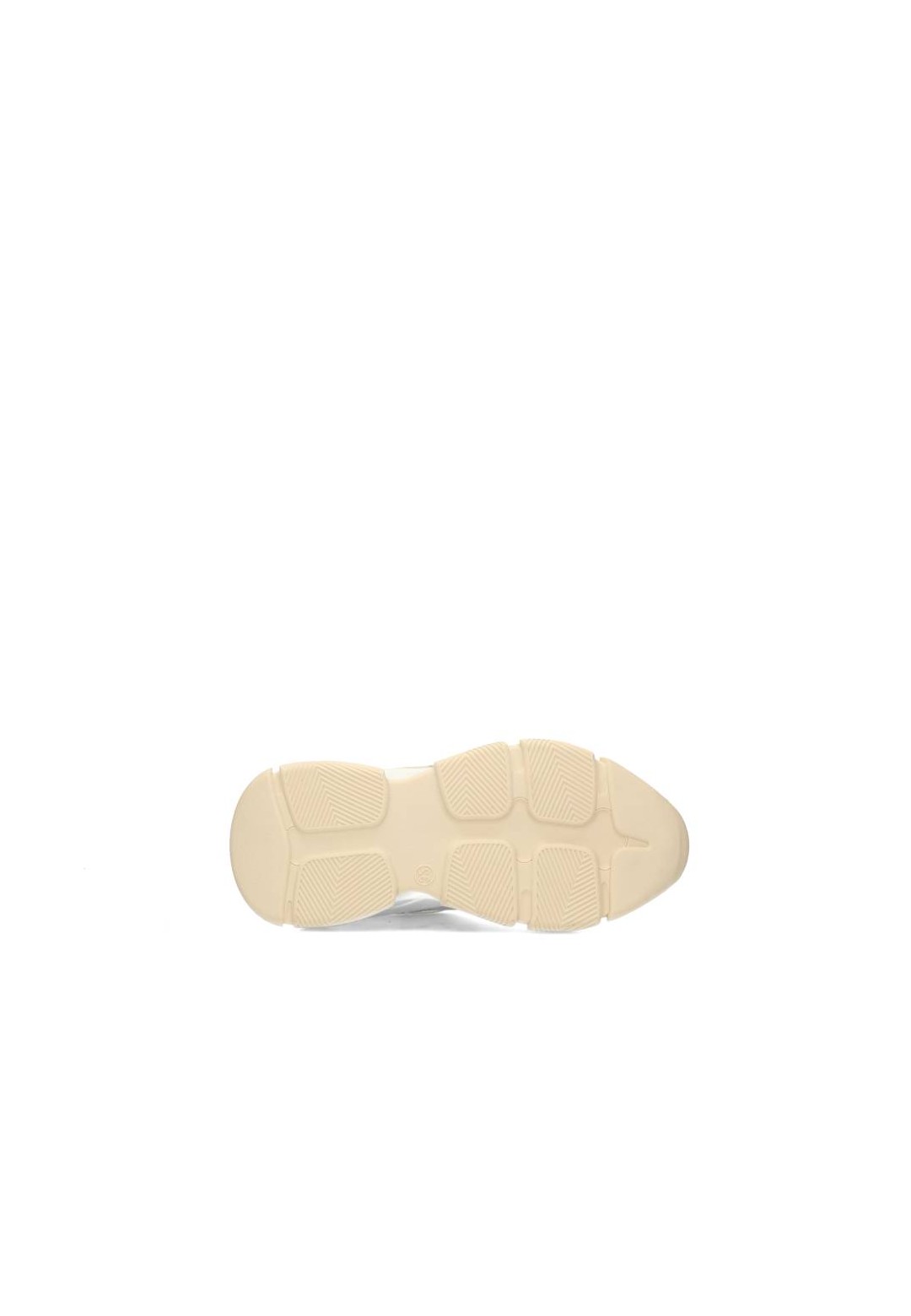 Outsole of the GIGI sneaker with beige chunky sole and tread pattern