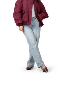 Julia slingbacks PS Poelman – outfit met jeans en bordeaux instappers