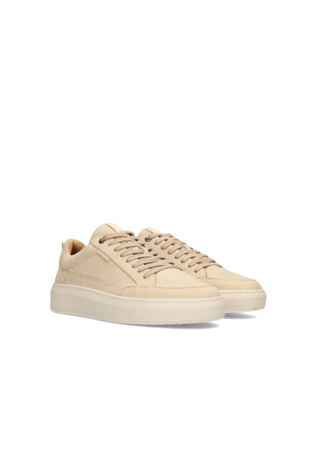 Schräge Vorderansicht des ENZO Sneakers in Beige mit weißer Sohle