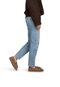 Damen-Loafer in Bewegung, getragen zu Jeans
