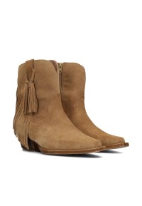 Schuin zijaanzicht van de HABOOB laars – spitse neus en schuine hak