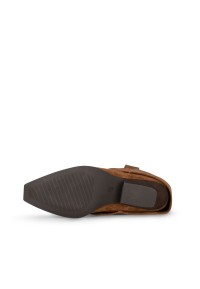 Outsole and bottom view of the BLAIR western boot