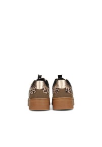 Achteraanzicht van de LILLY sneakers met metallic hiel en contrastdetails