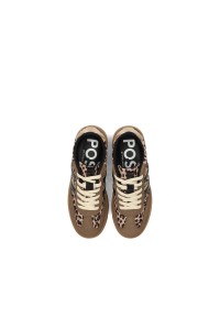 Bovenaanzicht van een paar LILLY sneakers met leopardprint en dikke zool