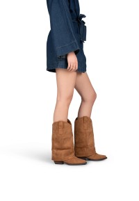 BLAIR Westernstiefel seitlich getragen vom Model