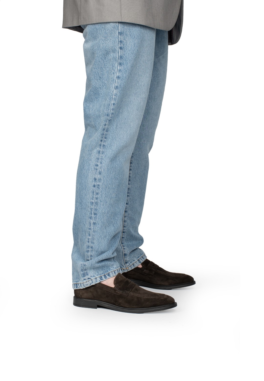Model wearing Haboob Luc black loafers with jeans – side view