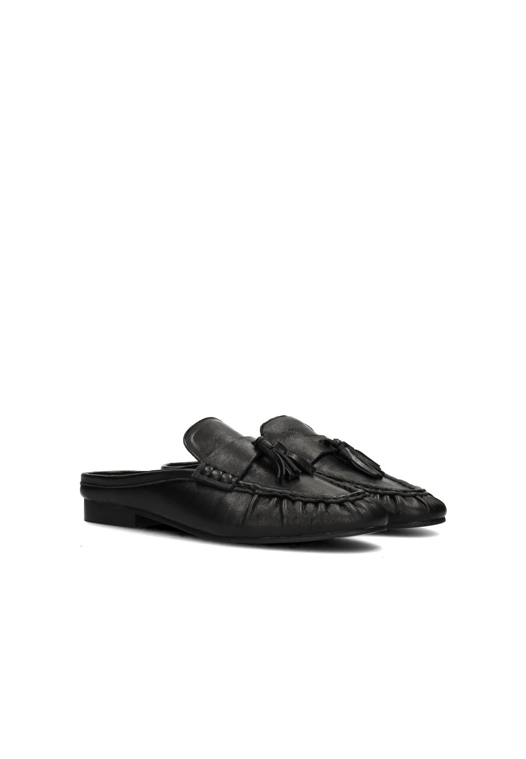Schuin zijaanzicht van de Poelman LOTTIE dames loafers van zwart leer