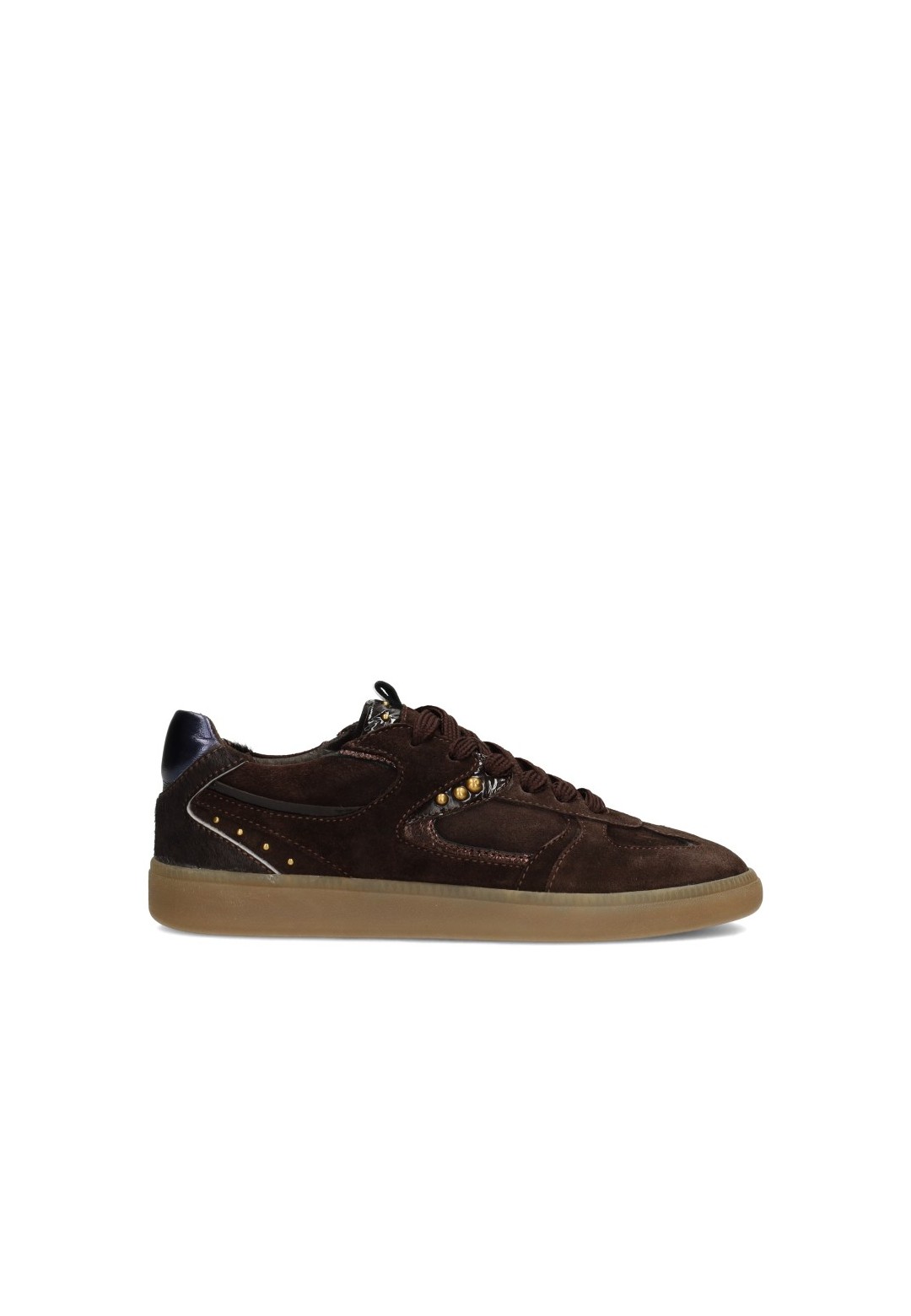 Donkerbruine Skye sneakers van PS Poelman met suède details en een lichtbruine zool.