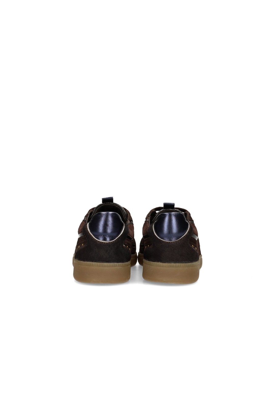 Dunkelbraune Skye Sneaker von PS Poelman mit dunkelblauen Akzenten an der Ferse und hellbrauner Sohle.