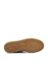 Onderzijde van de donkerbruine Skye sneakers van PS Poelman met profielzool voor extra grip.