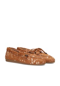 Cognac Poelman MIRA suede loafers with braided lace detail and contrast stitching, side view.