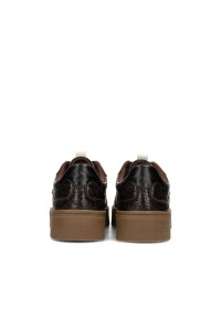 Rückansicht der dunkelbraunen POSH by Poelman LILLY Sneaker mit gummifarbener Sohle.