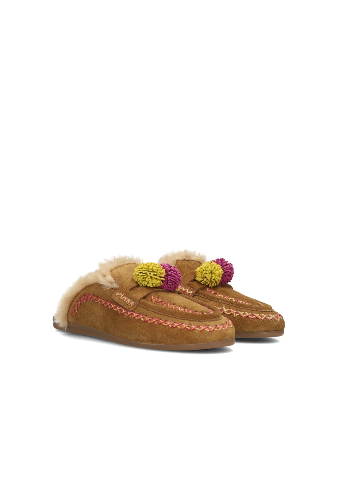 Light brown Poelman NINA slippers with a knitted design, faux fur lining and pink-yellow pom-poms, angled side view.