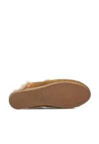 Bottom view of the light brown Poelman NINA slippers featuring a flat sole.