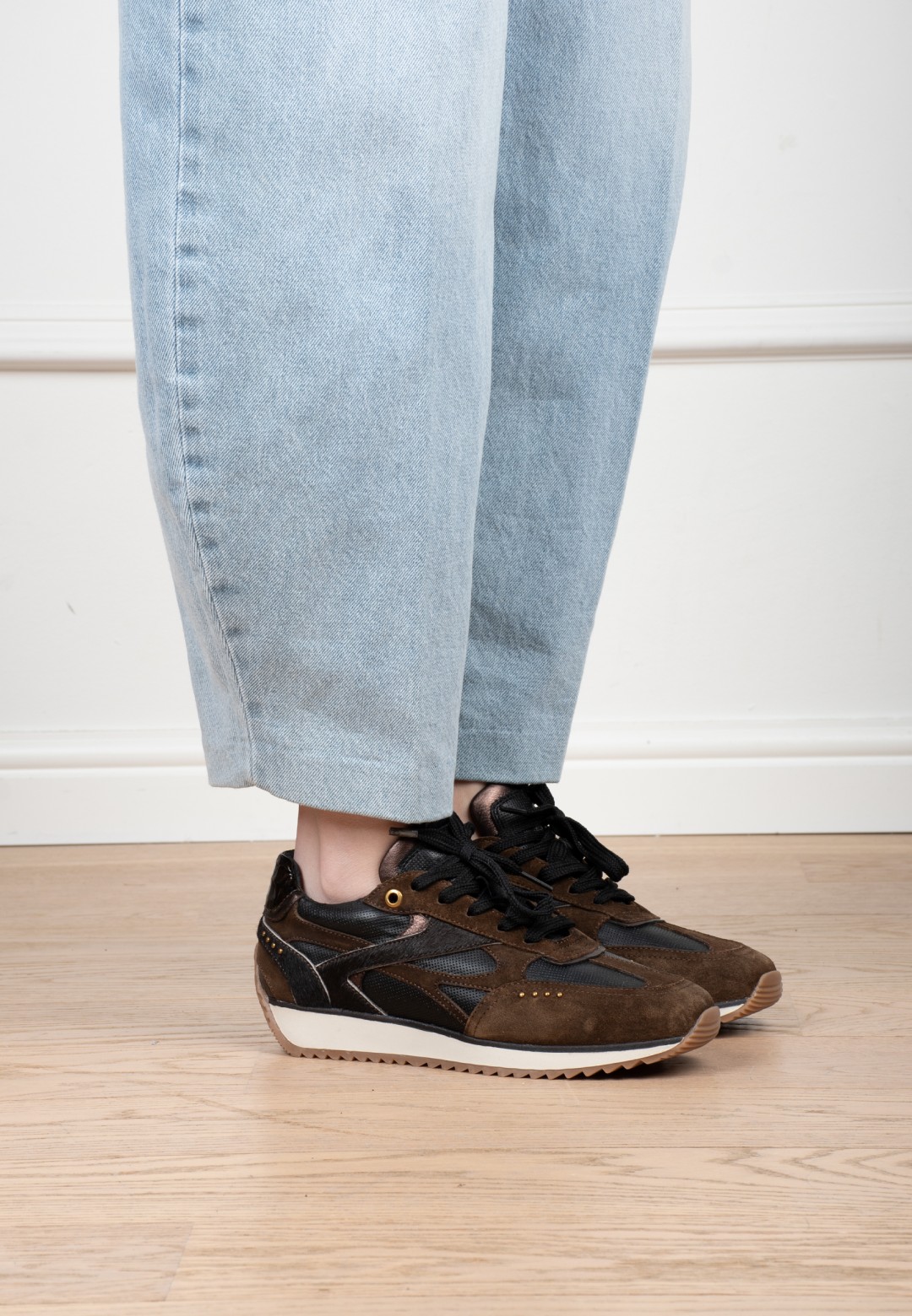 Poelman VALERIA braune Damen Sneaker – getragen, Seitenansicht