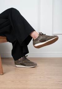 Poelman VALERIA groene dames sneakers – gedragen detailaanzicht