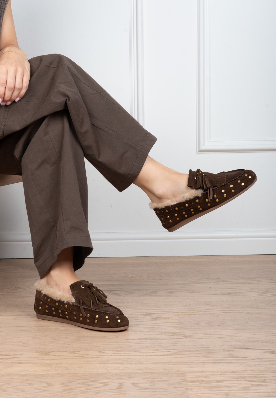 Poelman LISA women's brown suede loafers styled with a casual outfit